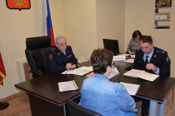 Семь жителей Смоленска посетили начальника областного УМВД Валерия Саржина Семь жителей Смоленска посетили начальника областного УМВД Валерия Саржина