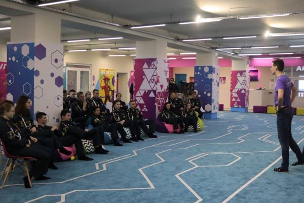 Смоленским старшеклассникам рассказали о профессиях будущего в рамках проекта «Единой России» «Цифровая Россия» Смоленским старшеклассникам рассказали о профессиях будущего в рамках проекта «Единой России» «Цифровая Россия»