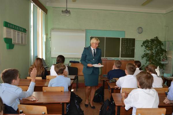 ФНС обучает школьников основам налогообложения