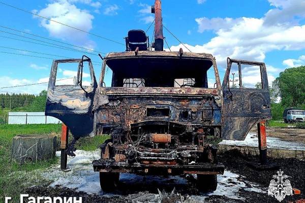 Пожарные Смоленска тушили автомобили дважды за день