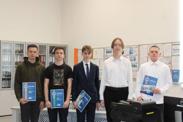 Награждение победителей и призеров Всероссийской олимпиады школьников «Россети» Награждение победителей и призеров Всероссийской олимпиады школьников «Россети»