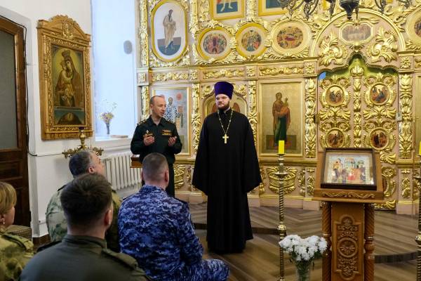 В Смоленске для росгвардейцев открылся курс по духовно-нравственной культуре