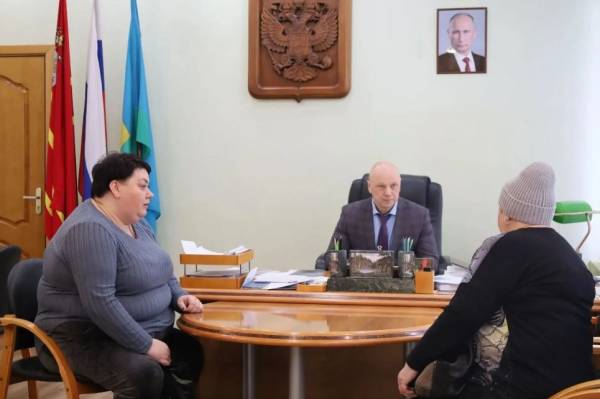 Глава округа Д.Л. Близученко провел прием граждан по личным вопросам