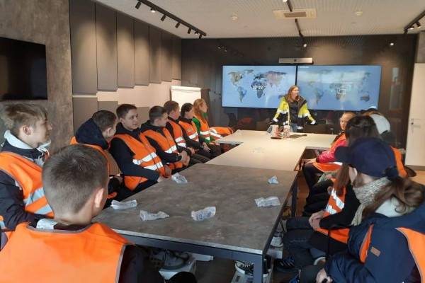 Губернатор сообщил, что почти 9000 смоленских школьников присоединилась к проекту «Билет в будущее»