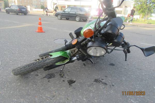 В Гагарине в ДТП пострадала водитель мотоцикла