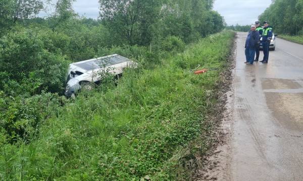 Двойная авария в Смоленской области: пострадавшие и оперативные действия спасателей