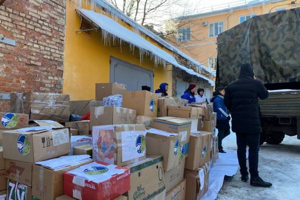 «Единая Россия» продолжает оказывать помощь фронту и жителям новых регионов