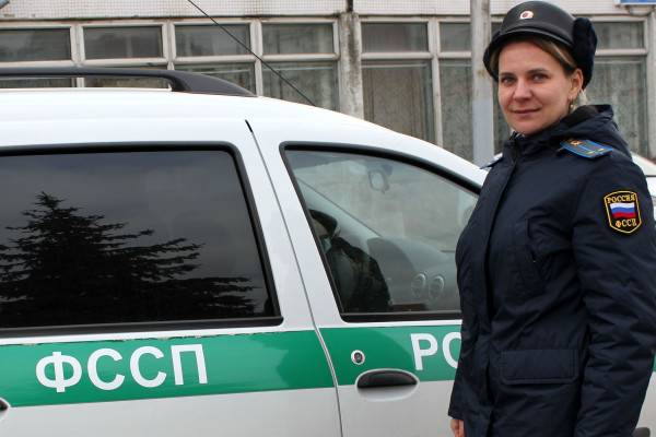 Судебные приставы взыскали компенсацию морального вреда в пользу пострадавшей в ДТП смолянки