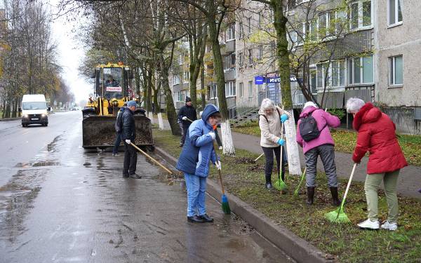 Смоленские атомщики приняли участие в общегородском субботнике