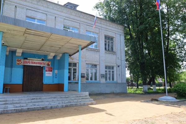 Благоустройство территории школы к новому учебному году