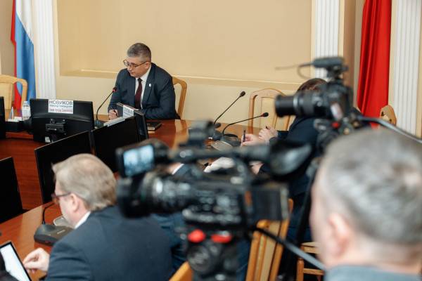 Глава Смоленска поручил усилить контроль за коммерческими перевозчиками