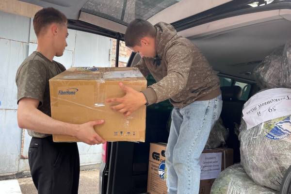 Бойцам в зону СВО собрали очередной груз от смолян