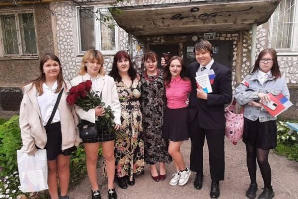 Семья Морозовых стала гражданами России накануне Дня России