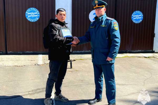 Герой деревни Черёмушки: житель Вяземского района спасает родной край от огня