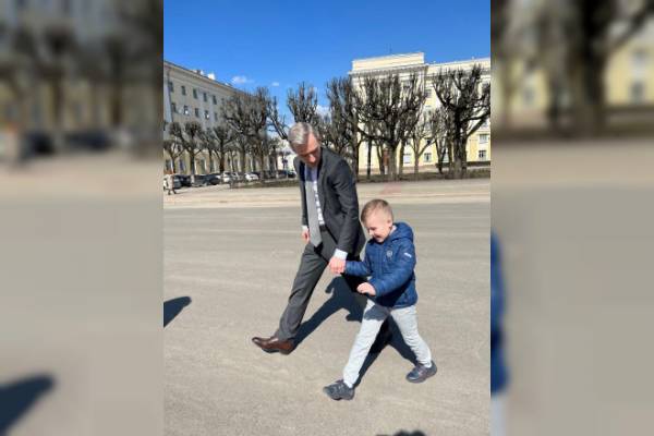 Василий Анохин познакомил юного смолянина с деятельностью главы региона