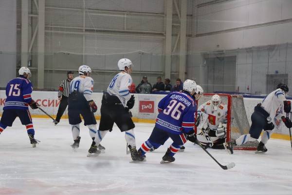 В Смоленске прошёл матч студенческой хоккейной лиги В Смоленске прошёл матч студенческой хоккейной лиги