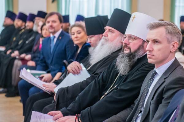 Василий Анохин: Смоленские семьи - достояние нашей области