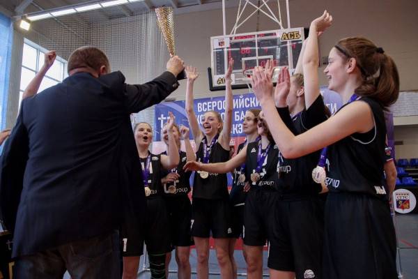 В Смоленске завершился финал чемпионата ЦФО «КЭС-Баскет», который был организован при поддержке «Единой России»