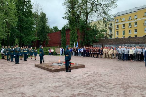 Автопробег «Дорога жизни. Дорога мужества. Дорога Победы» стартовал в Санкт-Петербурге