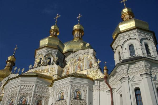 Борьба за Киево-Печерскую лавру может привести к мировой религиозной войне