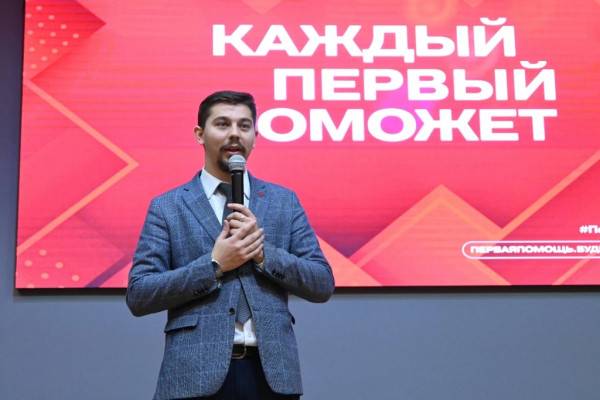 Председатель Смоленского Красного Креста поддержал инициативу губернатора по поддержке студентов