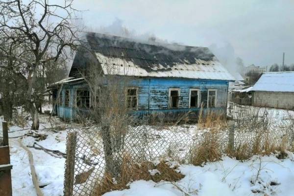 В Ярцеве на улице Смоленской горел частный жилой дом