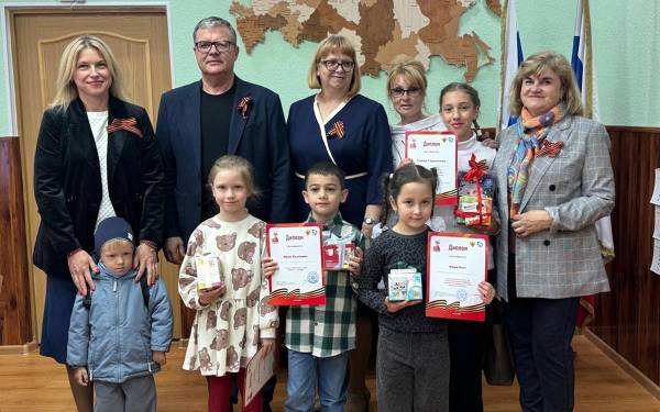 Награждение победителей конкурса рисунков 'ФМБА России - для Победы' Награждение победителей конкурса рисунков 'ФМБА России - для Победы'