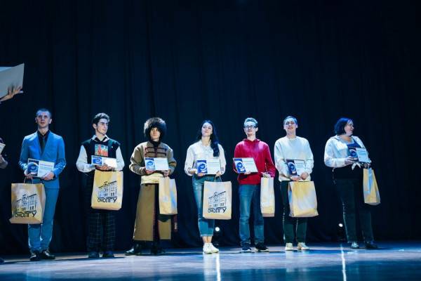 Смешались вместе кони, шляхта и фракталы…