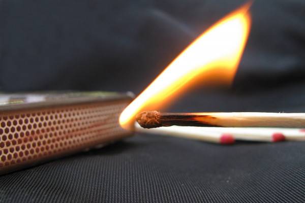 Поджог салона красоты в Смоленске: быстрый арест подозреваемого Поджог салона красоты в Смоленске: быстрый арест подозреваемого