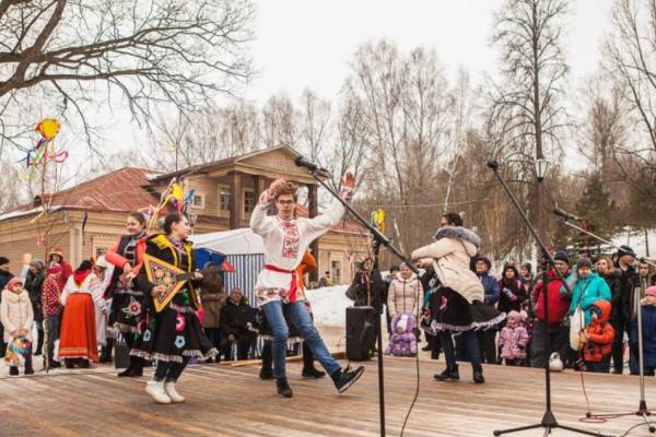 Широкая Масленица в Теремке: Праздник с Культурой и Развлечениями Широкая Масленица в Теремке: Праздник с Культурой и Развлечениями