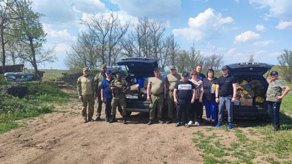 Жители Хиславичского района собирают гуманитарную помощь для военных