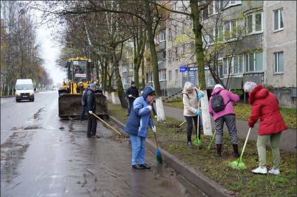 Смоленские атомщики приняли участие в общегородском субботнике