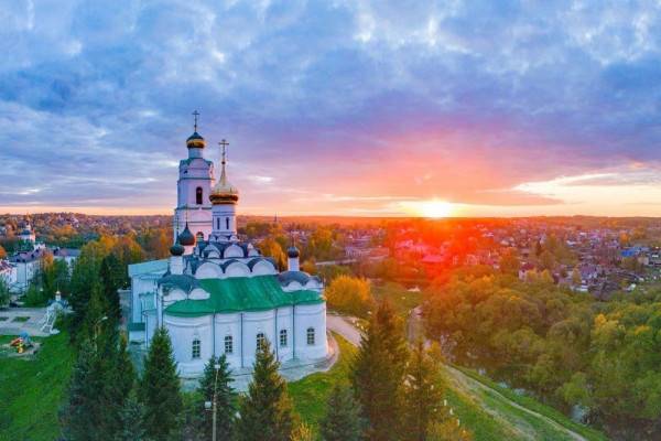 Вязьма отмечает 16-летие со дня присвоения звания 'Город воинской славы'