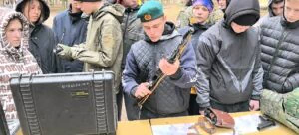 Занятия и мастер-классы от Пограничного управления ФСБ России по Смоленской области Занятия и мастер-классы от Пограничного управления ФСБ России по Смоленской области