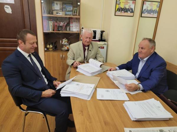 Активная работа депутатов-коммунистов в Смоленской областной Думе в 2024 году