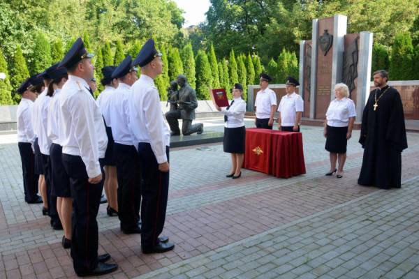 В Смоленске 12 полицейских торжественно поклялись в верности