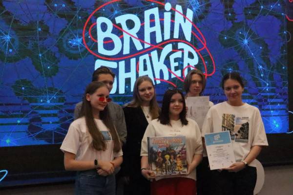 Школьные команды соревнуются в турнире BrainShaker. Юниоры