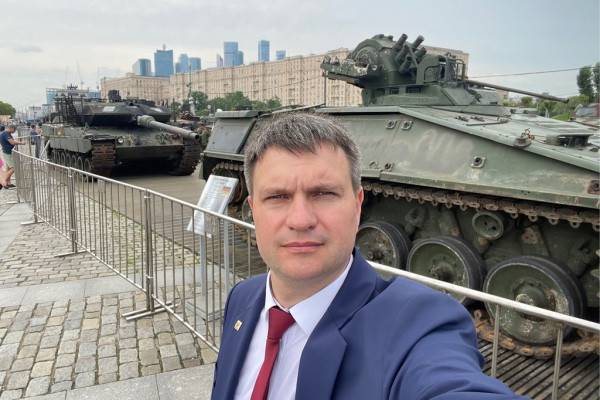 Регистрация крупных пабликов в Роскомнадзоре: ответственность блогеров и снижение ложной информации Регистрация крупных пабликов в Роскомнадзоре: ответственность блогеров и снижение ложной информации