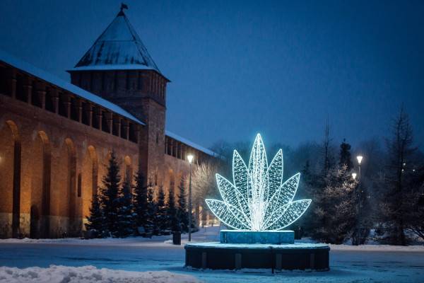 Василий Анохин поручил украсить города и посёлки Смоленщины к Новому году