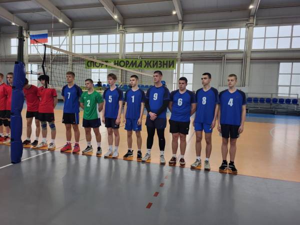 Второе место на Спартакиаде: Рославльские волейболисты и их тренеры в центре внимания Второе место на Спартакиаде: Рославльские волейболисты и их тренеры в центре внимания