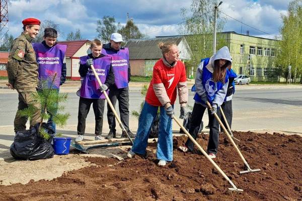 Субботник в Смоленской области: активное участие и голосование за благоустройство