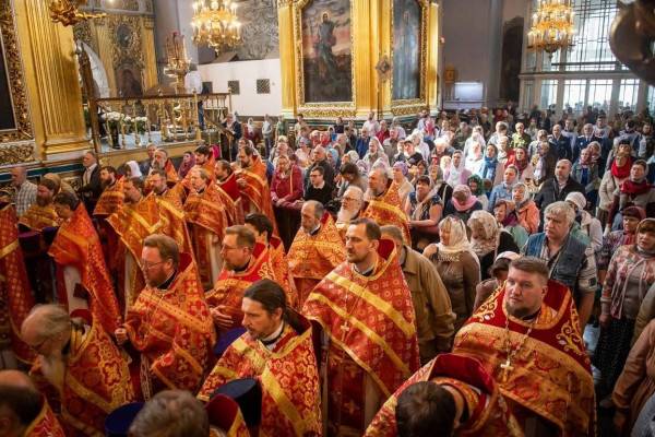 Врио Губернатора в День крещения Руси пожелал всем благополучия и помощи Божией во всех добрых делах и начинаниях
