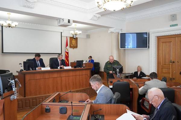 Восстановление лесов и обеспечение древесиной обсудили на заседании фракции