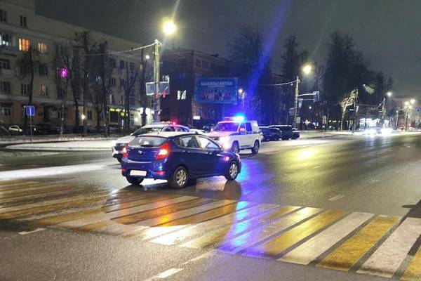 В Смоленске на проспекте Гагарина иномарка сбила ребёнка В Смоленске на проспекте Гагарина иномарка сбила ребёнка