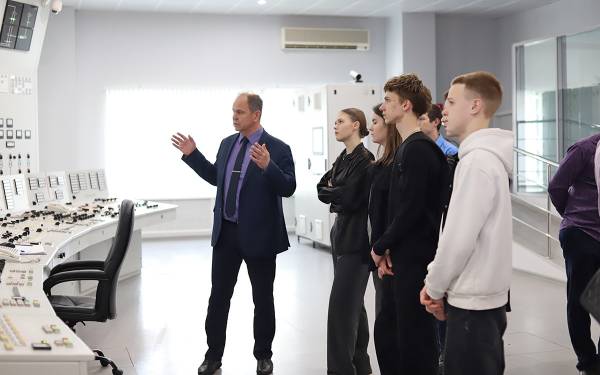 Школьники Смоленска представили научные проекты на встрече атомщиков