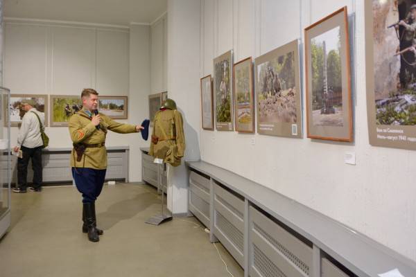 Памяти павших будем достойны