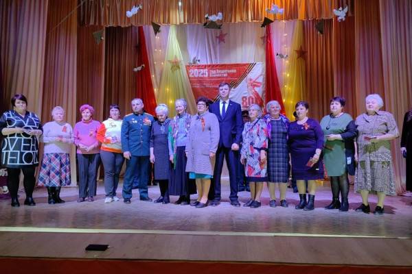 Жительницы Смоленска получили награды за вклад в поддержку военных