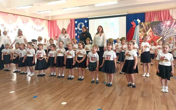 Литературно-музыкальный фестиваль «Победный май» в детском саду «Ласточка» Литературно-музыкальный фестиваль «Победный май» в детском саду «Ласточка»