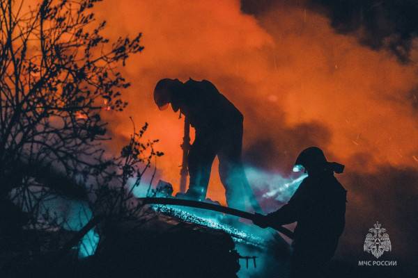 В Монастырщинском районе Смоленской области ночью горел жилой дом