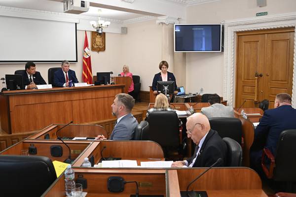 Одобрен закон об освобождении ветеранов боевых действий от транспортного налога в Смоленской области